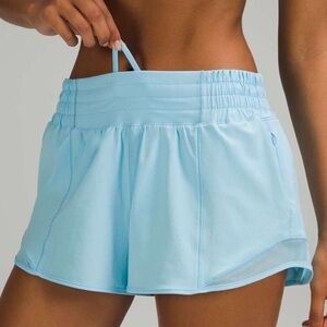 Lululemon Hotty Hot low rise shorts 2.5”